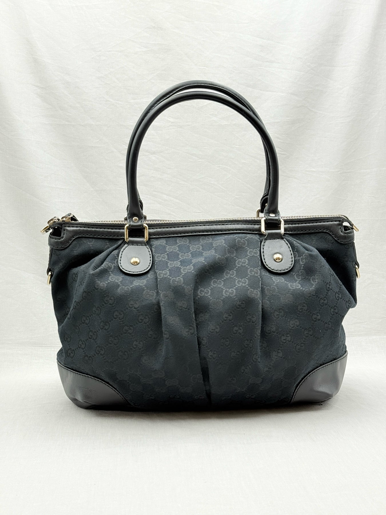 GUCCI Sukey Black GG Tote Bag