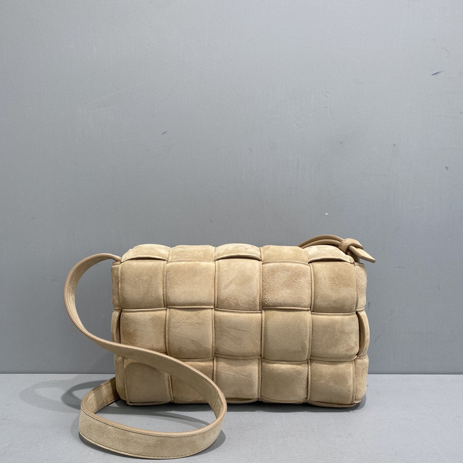 Top Quality Padded Cassette For Women Women Beige Travel Bag
