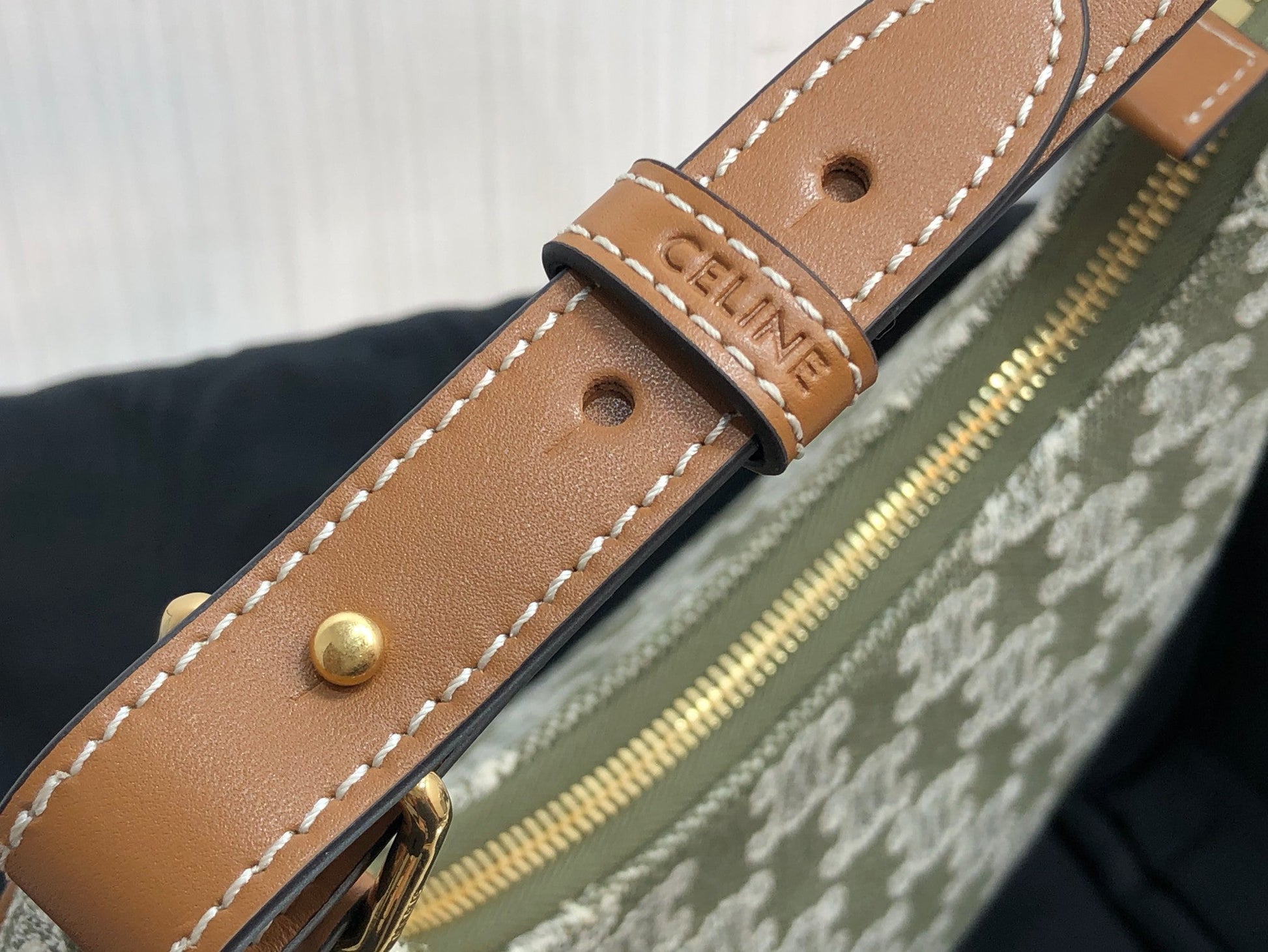 Top Quality Ava Bag In Triomphe For Canvas Green Travel Bag 9In23Cm 9547