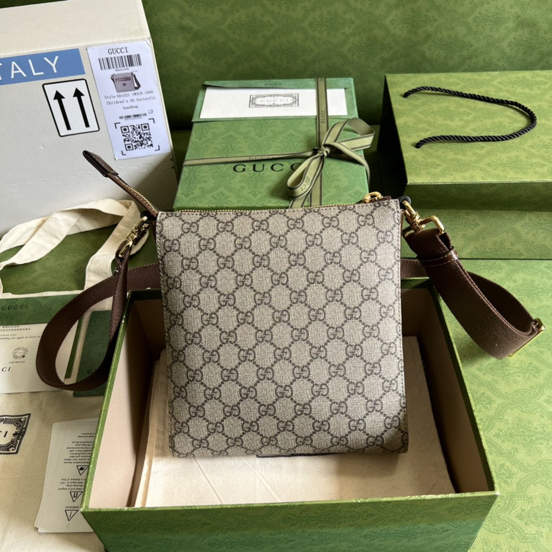 gg Supreme Messenger Ebony gg Canvas Beige Messenger Bag
