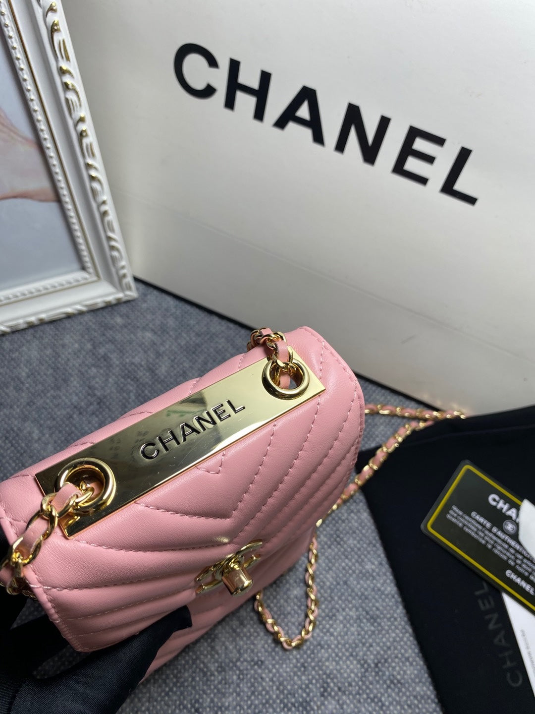 CHL Chevron Trendy CHL Phone Travel Bag 4