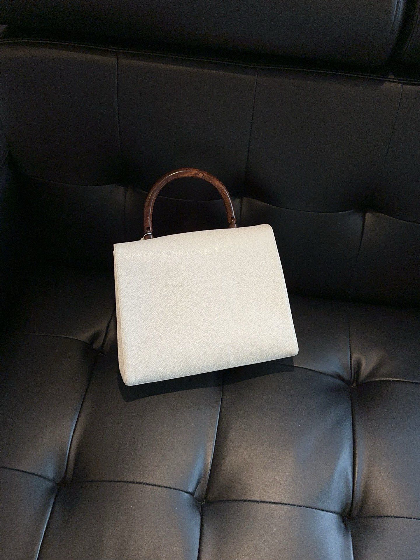   Chanel Kelly bag Caviar leather *.cm white