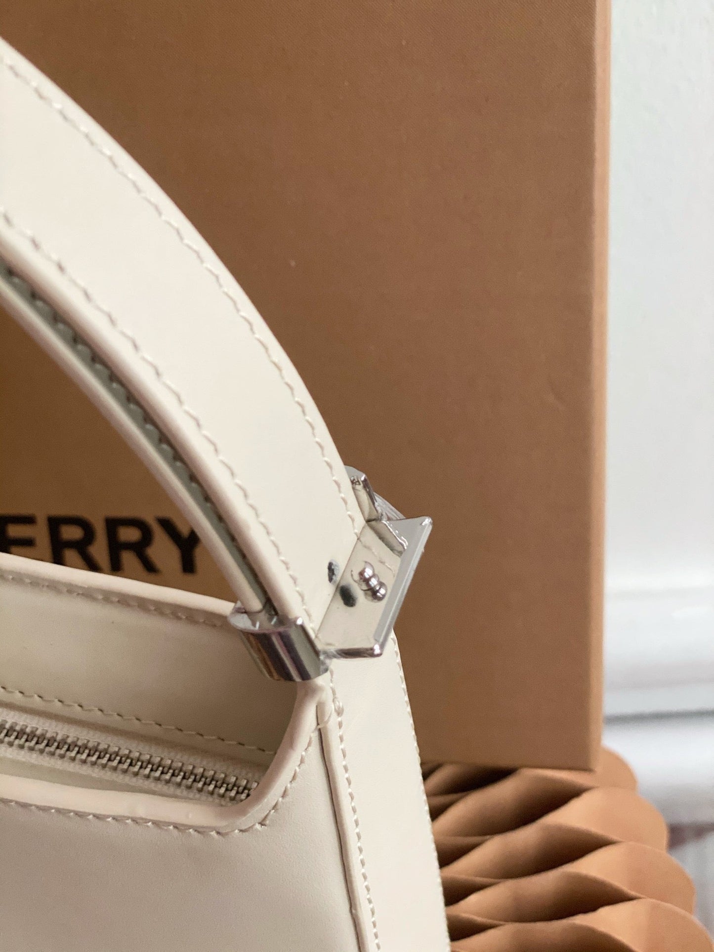 Top Quality Thomas Shoulder Bag For Women Monogram White