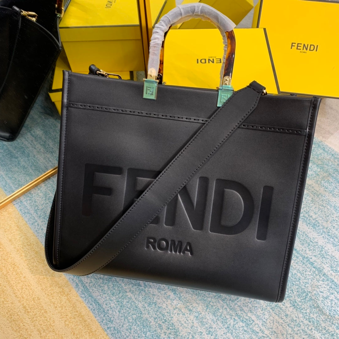 Fendi Top QualityTop Quality Sunshine , Black Medium FF Crossbody Bag