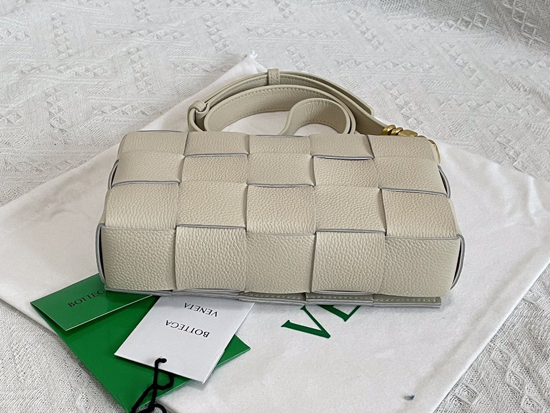 Top Quality Cassette For Women Women Bags White Travel Bag