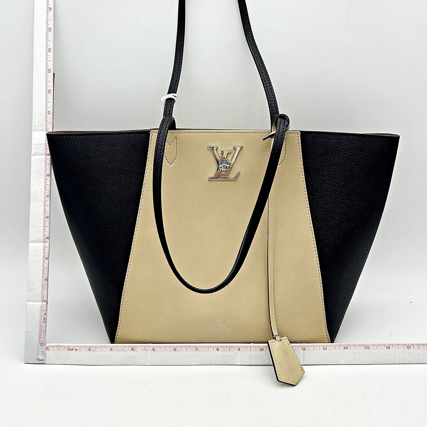 LOUIS VUITTON Calfskin Lockme Cabas Vanille Black LA12553