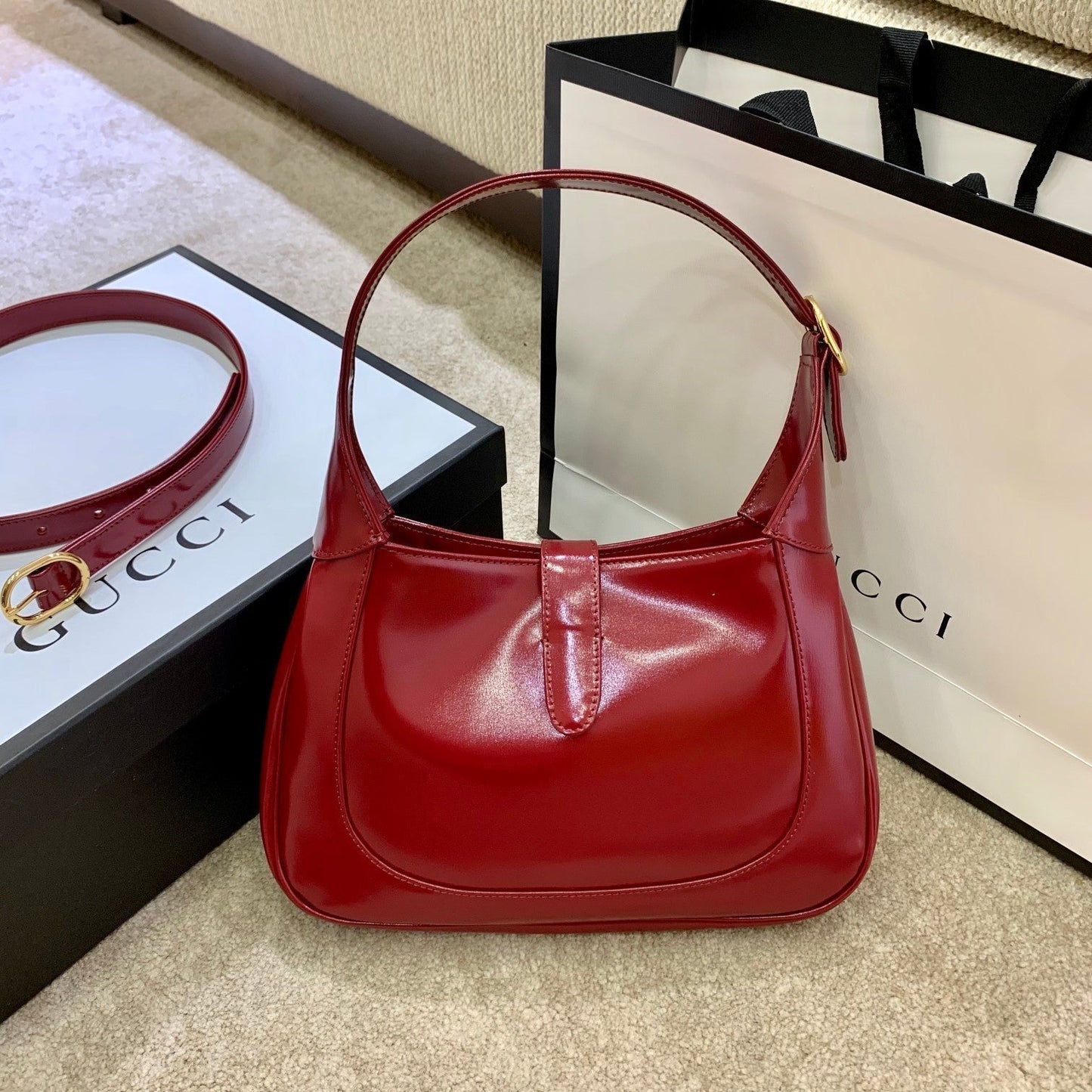 gg Jackie 10.8in 27cm gg Red Small Shoulder Bag