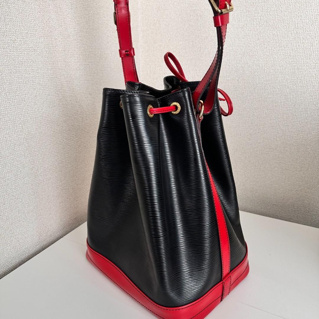 Louis Vuitton LV Monogram Noé   - Black Bucket Bags, Handbags MR1904202566022