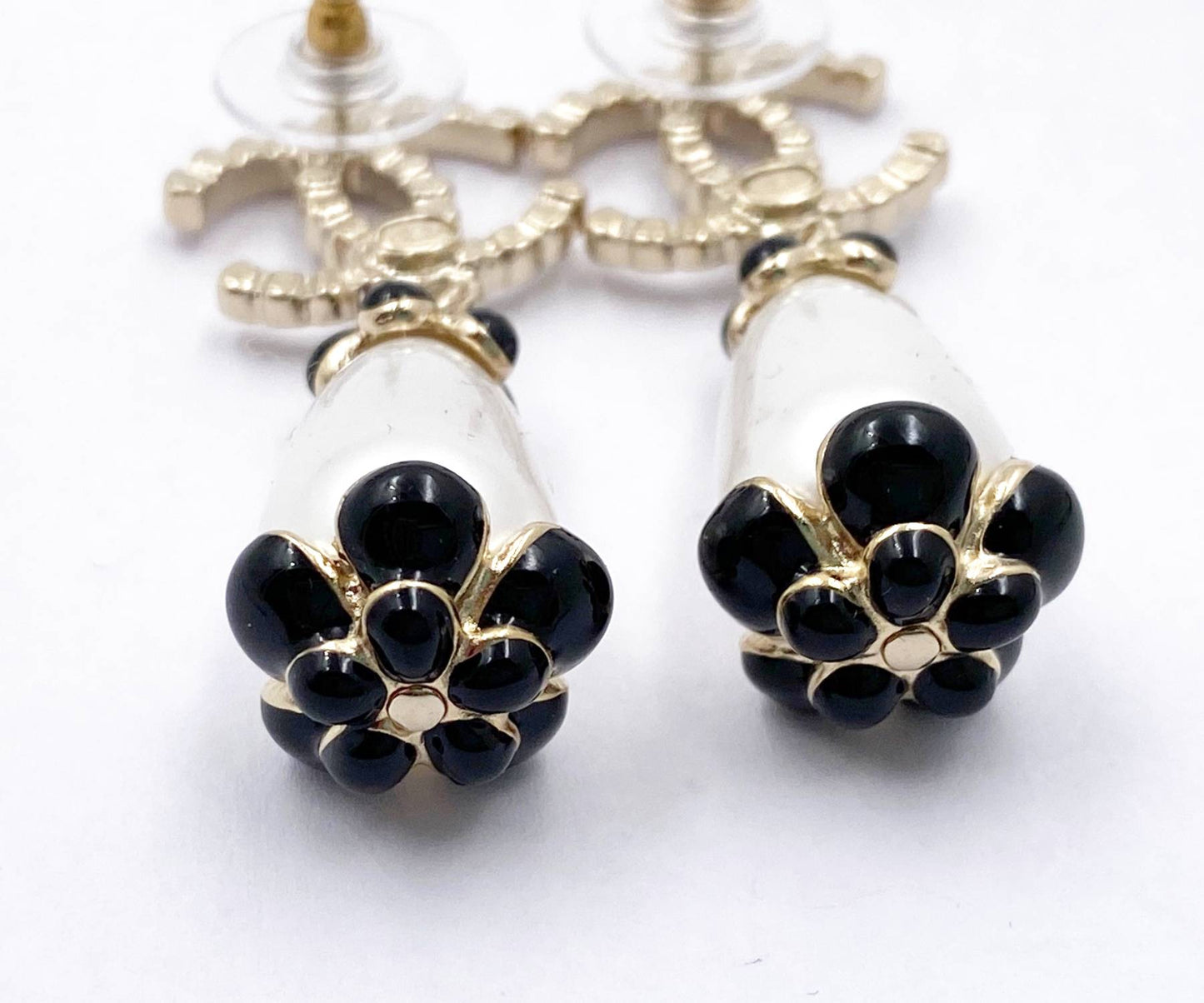 Chanel Brand New Gold Scallop CC Black Flower Pearl Large Piercing Earrings