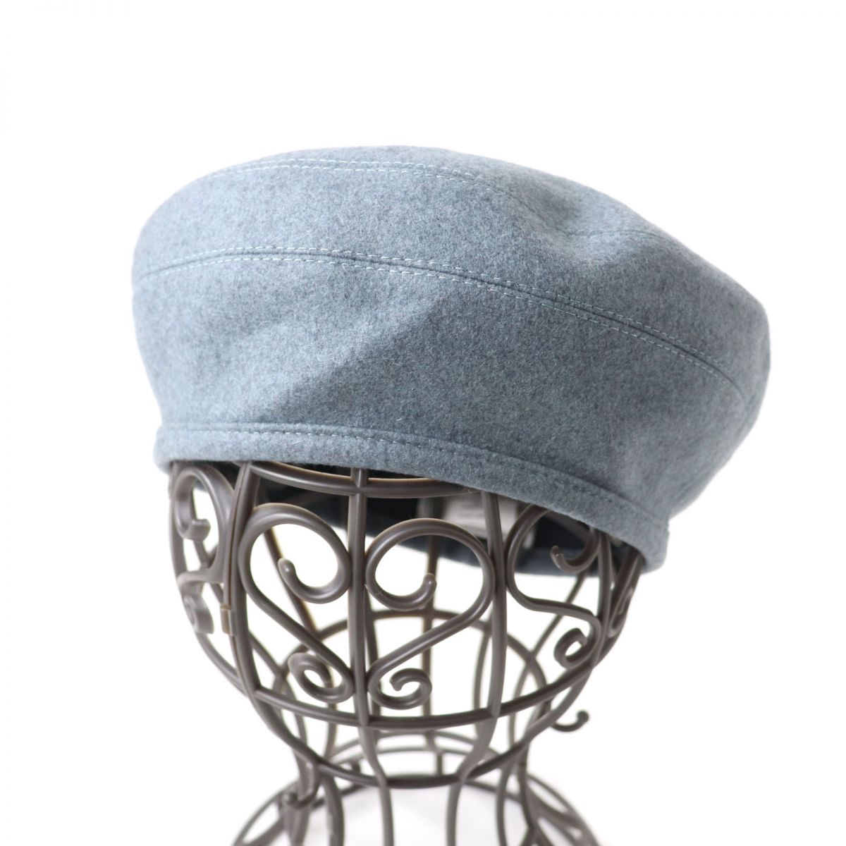 Beret Outer: Cashmere, Lining: Rayon, Lining: Silk, Travel Bag