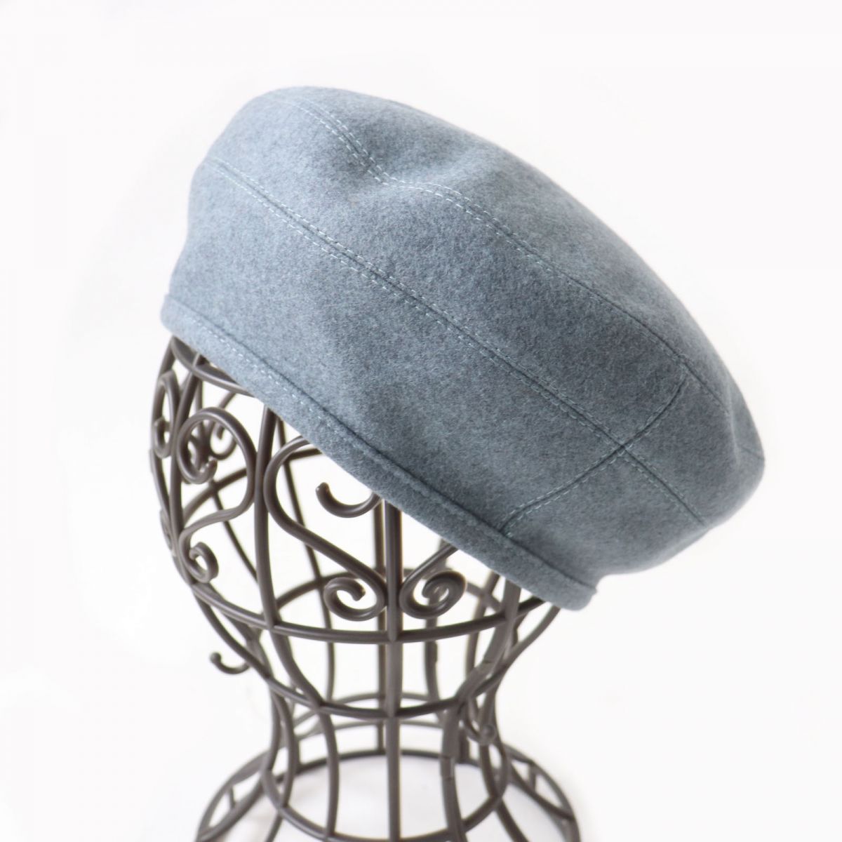 Beret Outer: Cashmere, Lining: Rayon, Lining: Silk, Travel Bag
