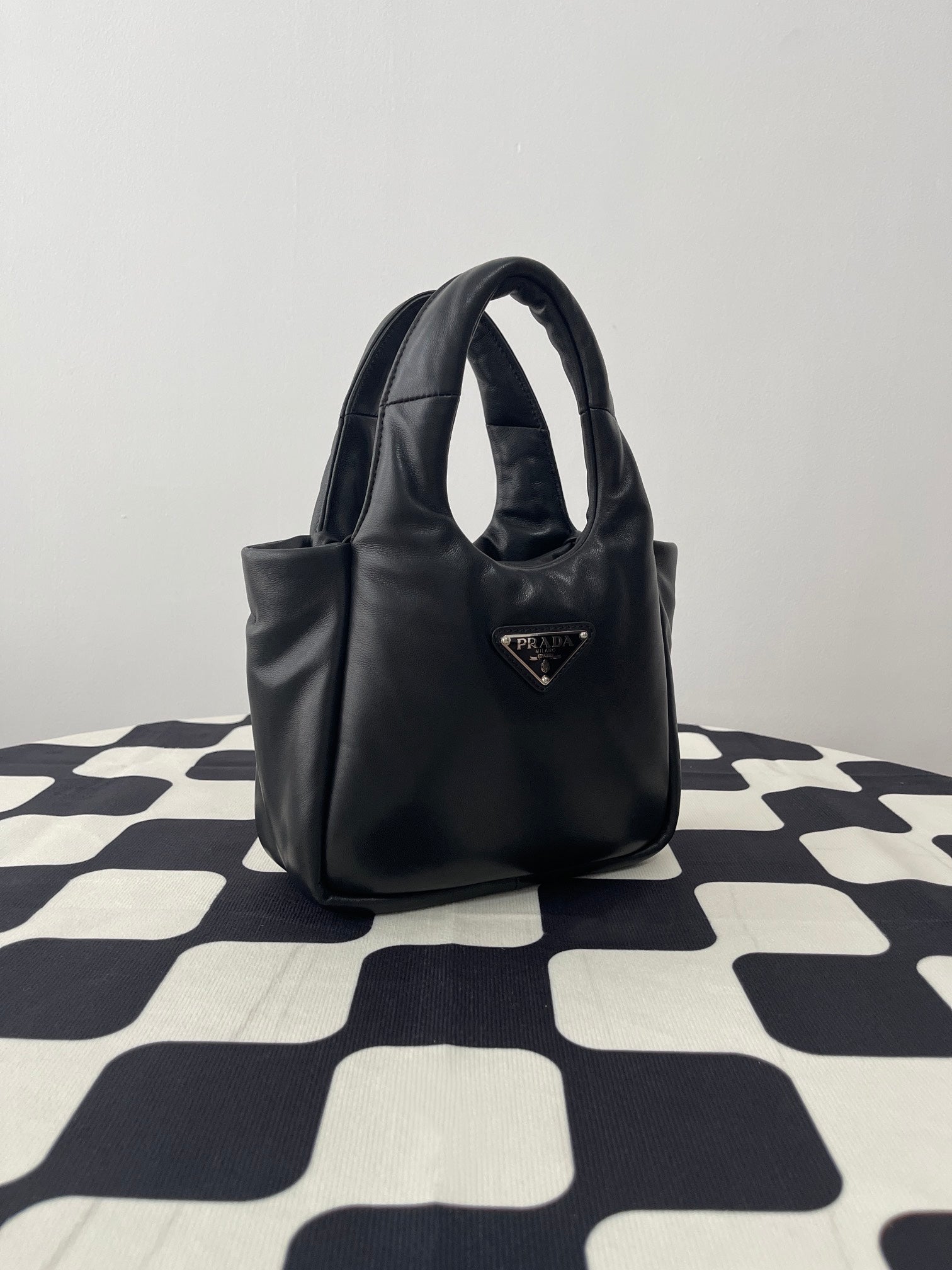 Prada Bolsa Soft Luxury Handbag Travel Bag