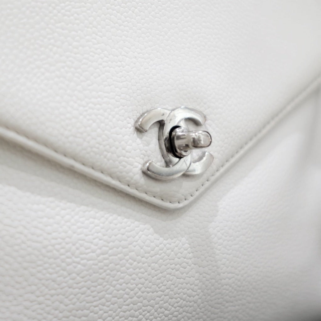 Chanel   caviar kelly