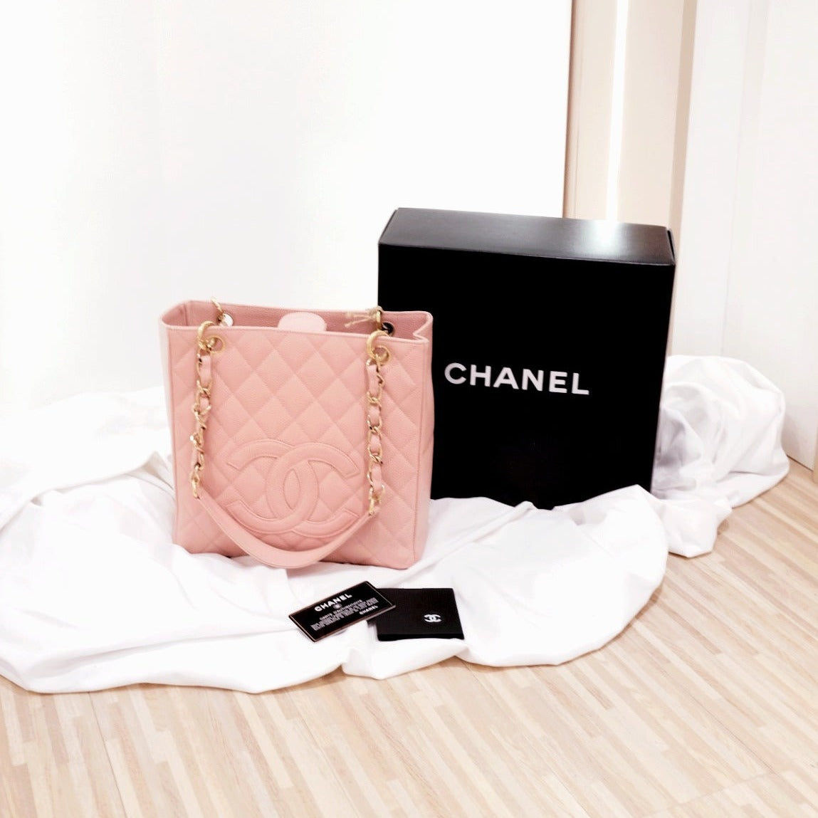 Chanel   petite shopping leather tote