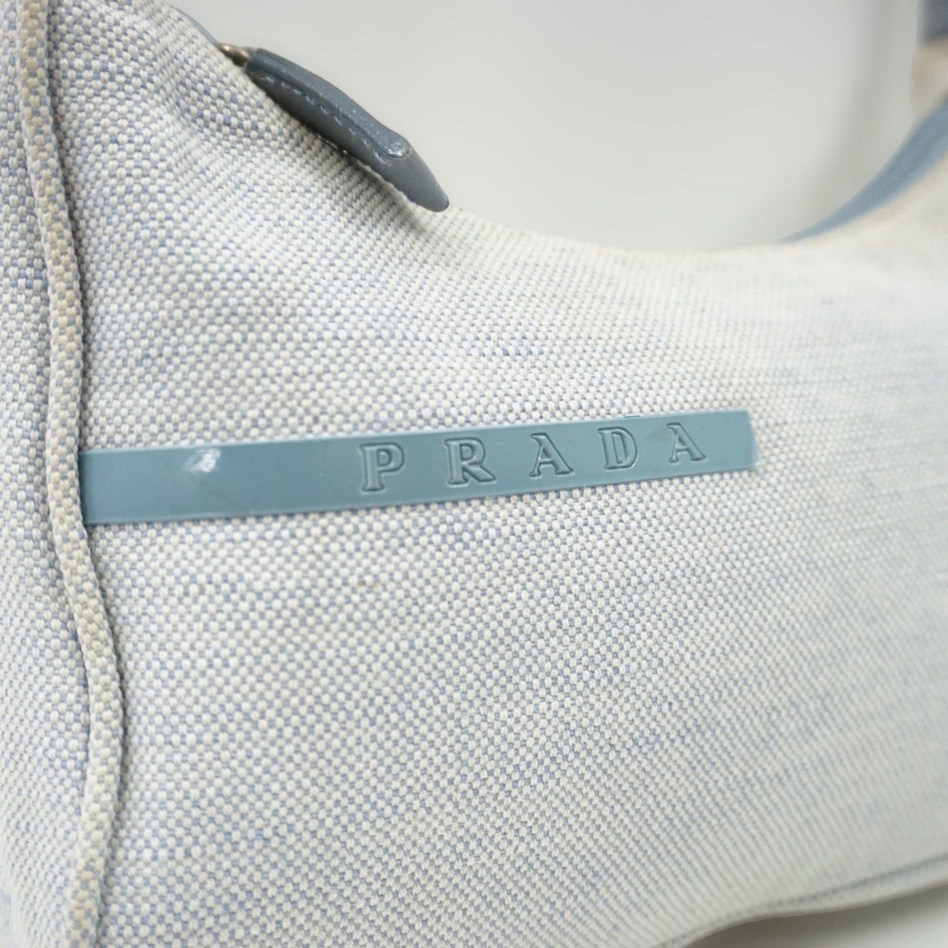 Prada Babyblå Pochette Travel Bag