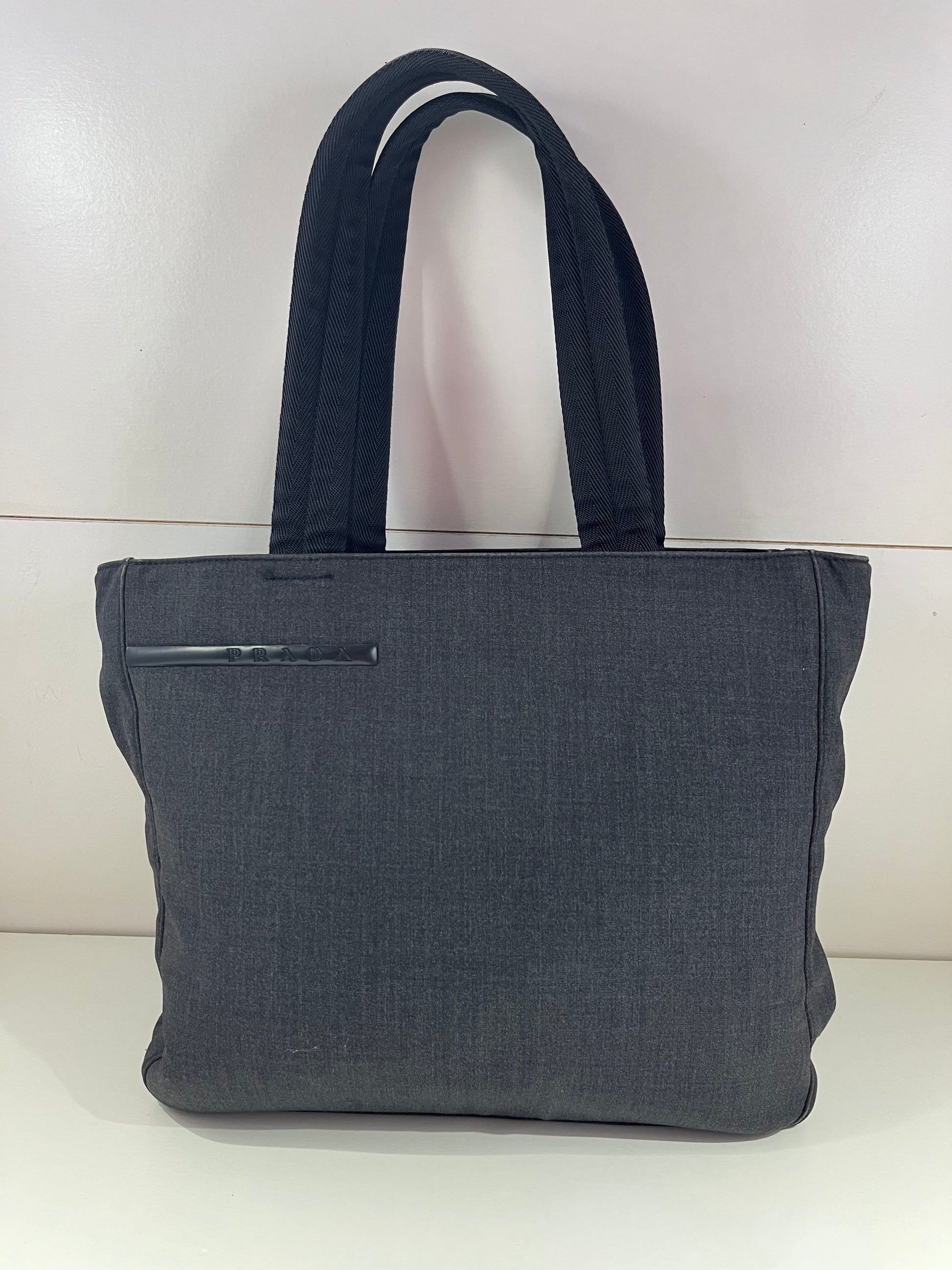 Prada Grå Luxury Handbag Shoulder Bag