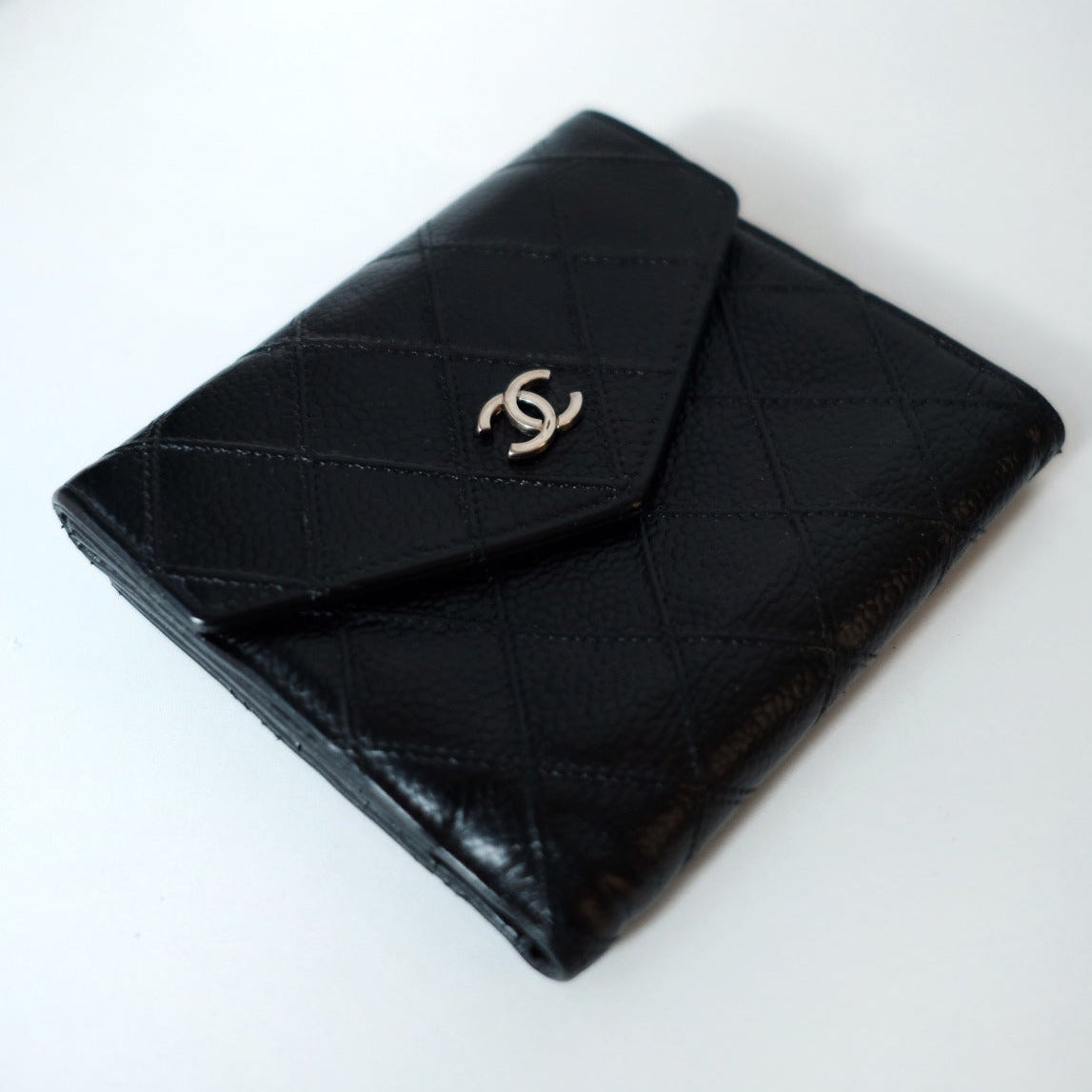 Chanel caviar wallet