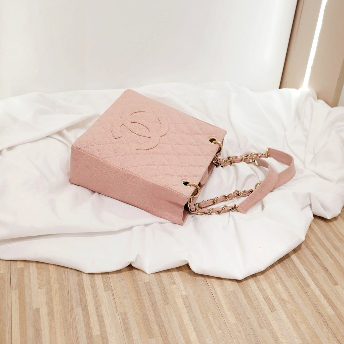 Chanel   petite shopping leather tote