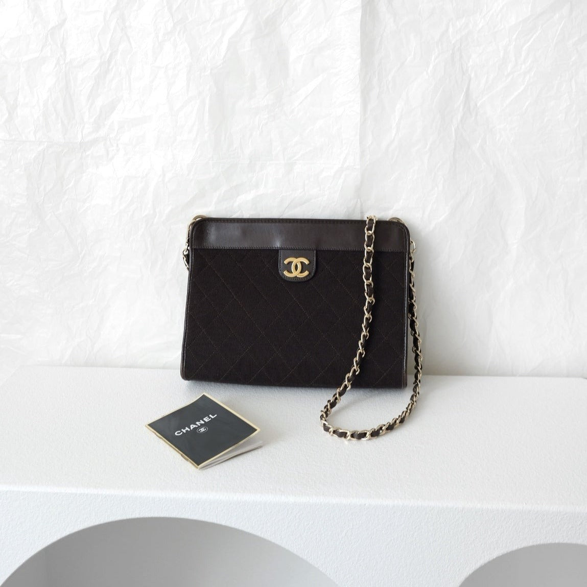 Chanel   brown pouch + chain