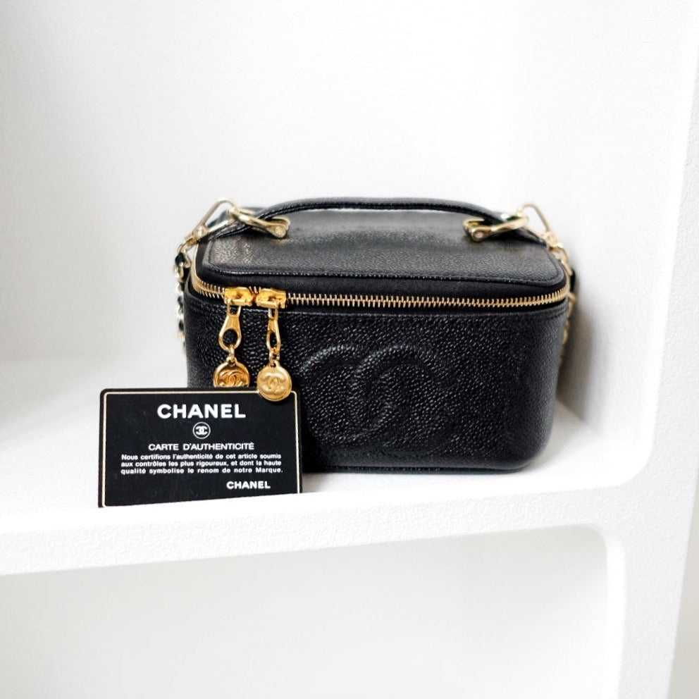 Chanel   coco cowhide mini wash bag