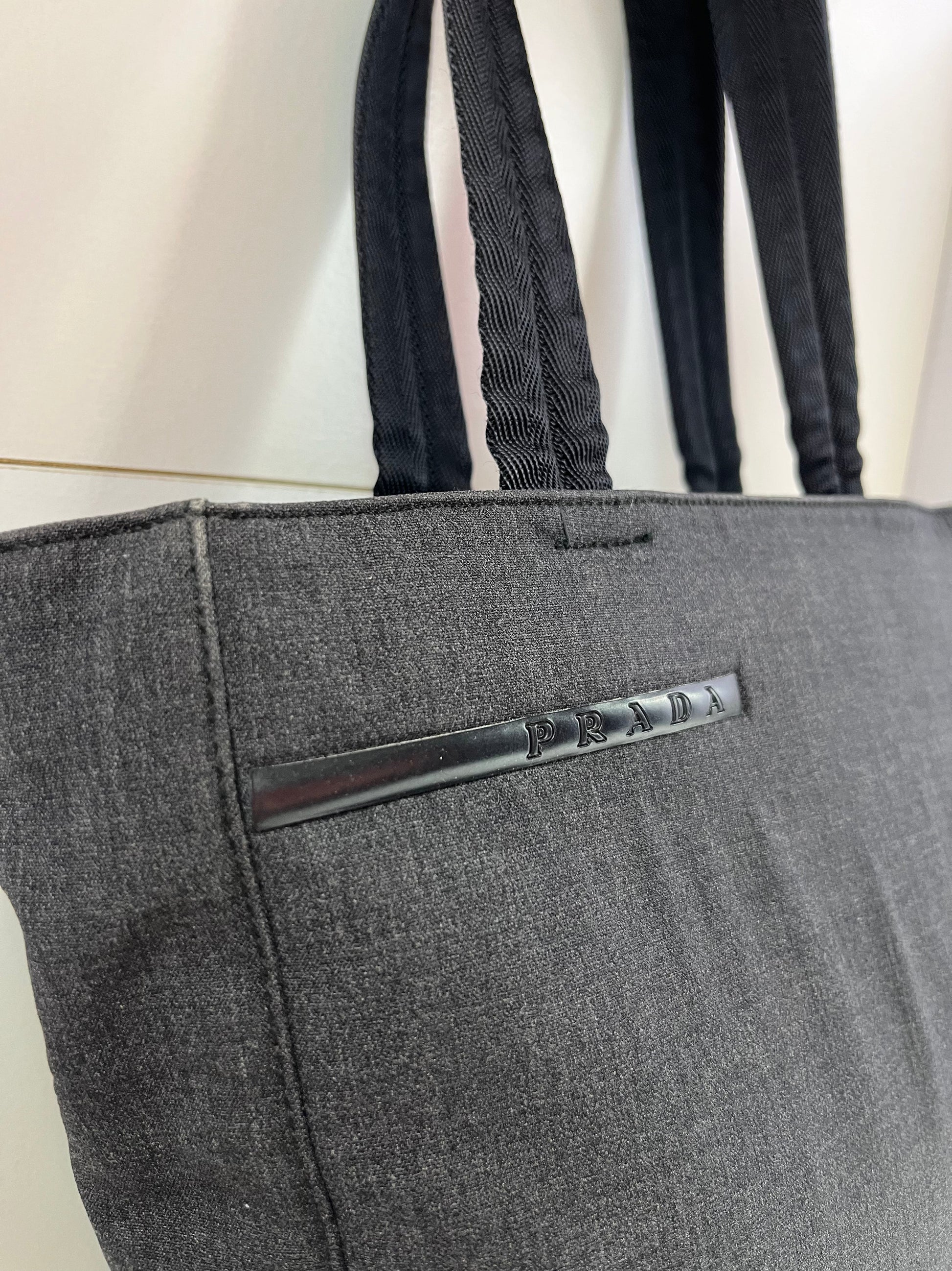Prada Grå Luxury Handbag Shoulder Bag