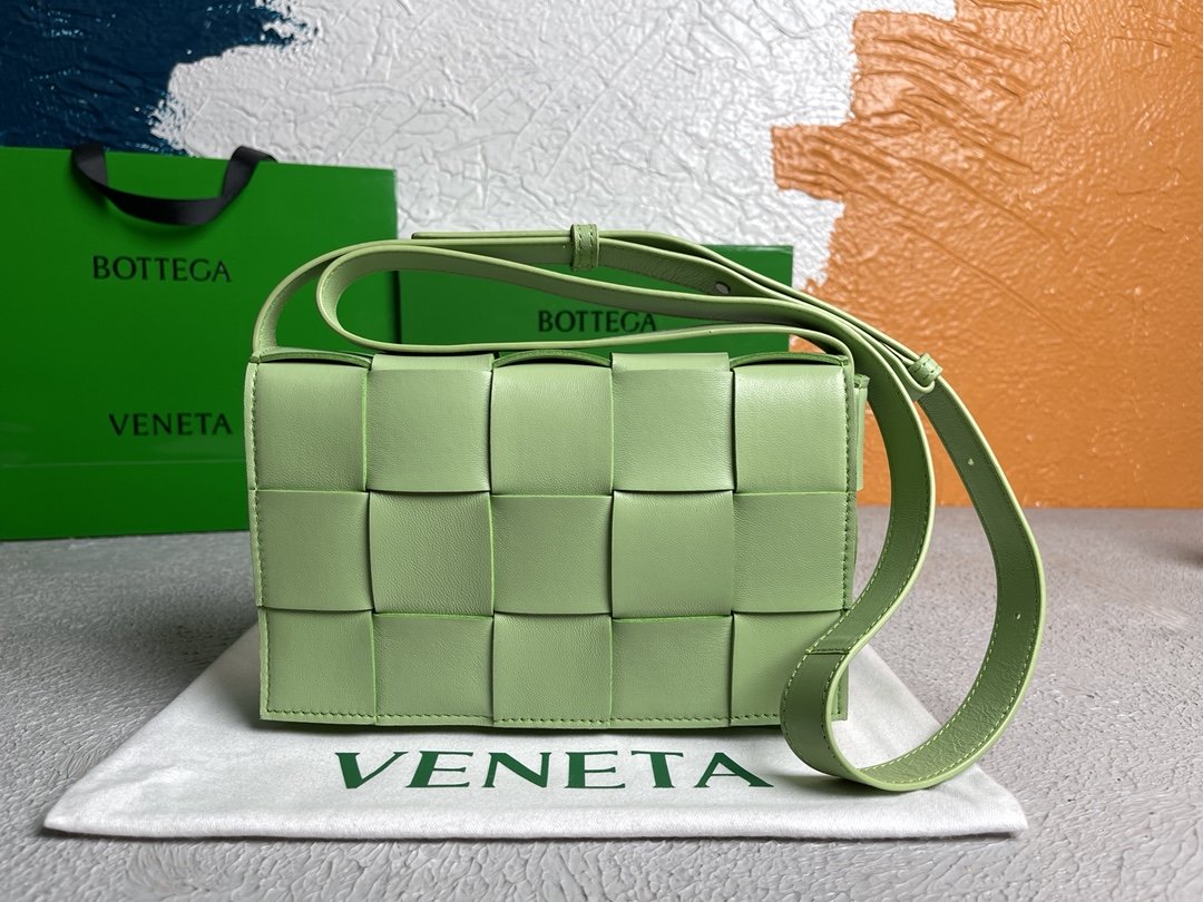 Top Quality Cassette Light For Women Women Green Travel Bag