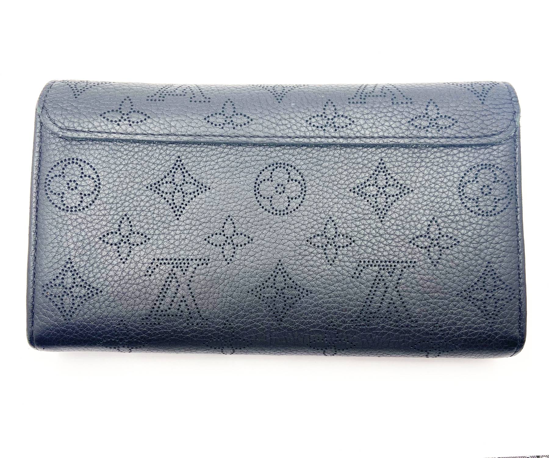 CHANEL Black Iris Mahina Leather Long Wallet