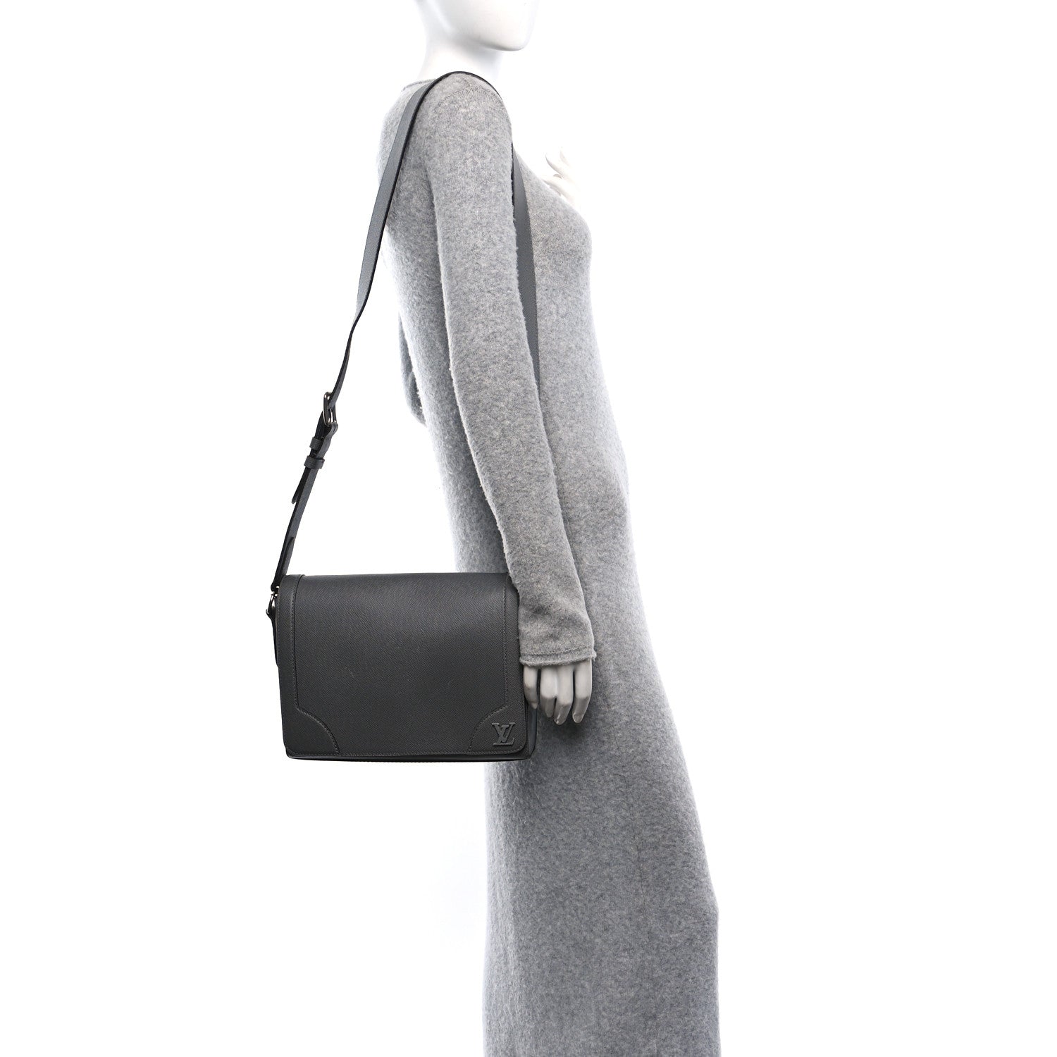 Louis Vuitton 'S TAIGA Crossbody Bag