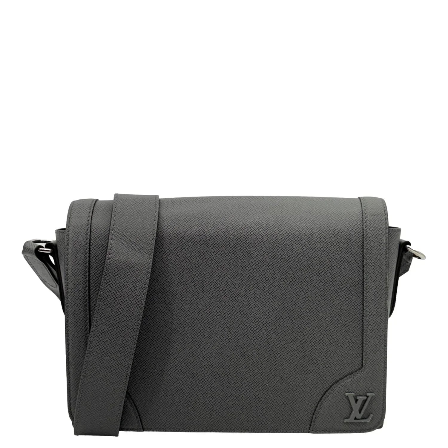Louis Vuitton 'S TAIGA Crossbody Bag