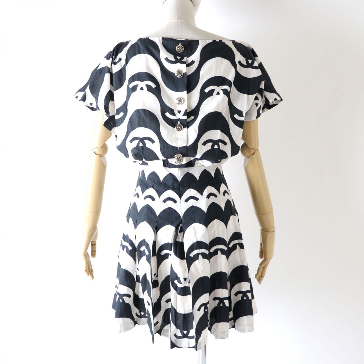 Chanel one piece Black White Handbag