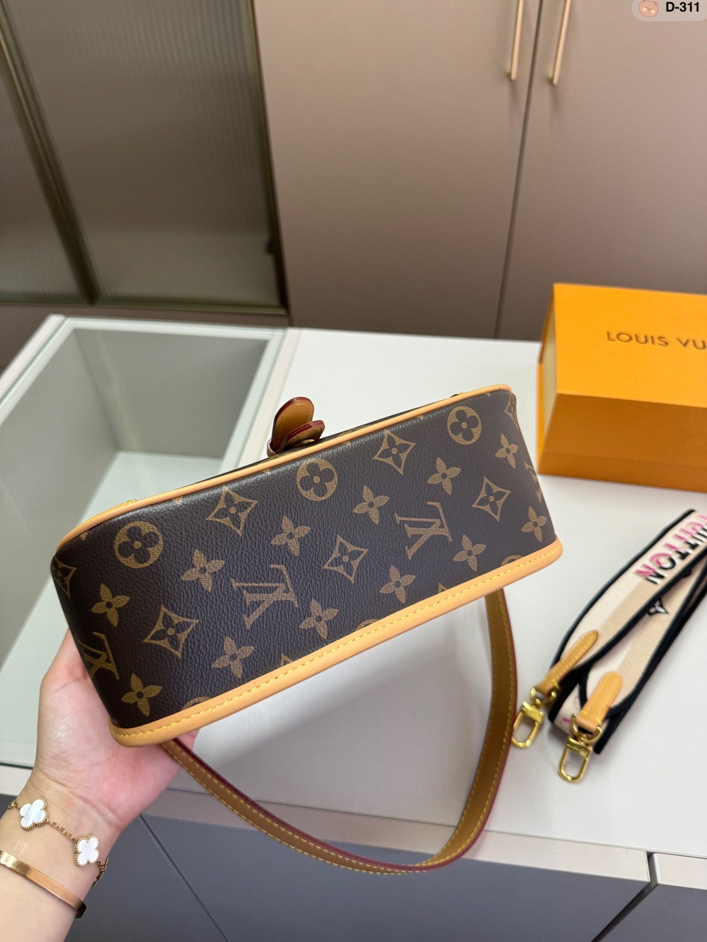 Louis vuitton handbags