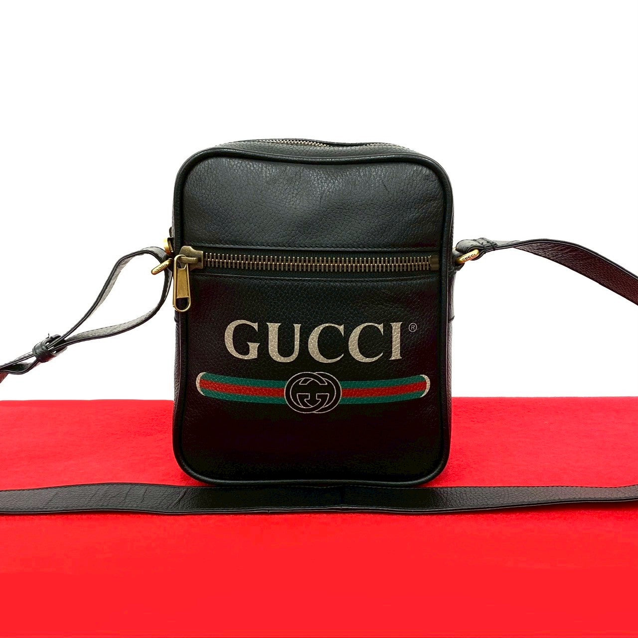 Gucci Shoulder Bag Leather Logo Bag 2