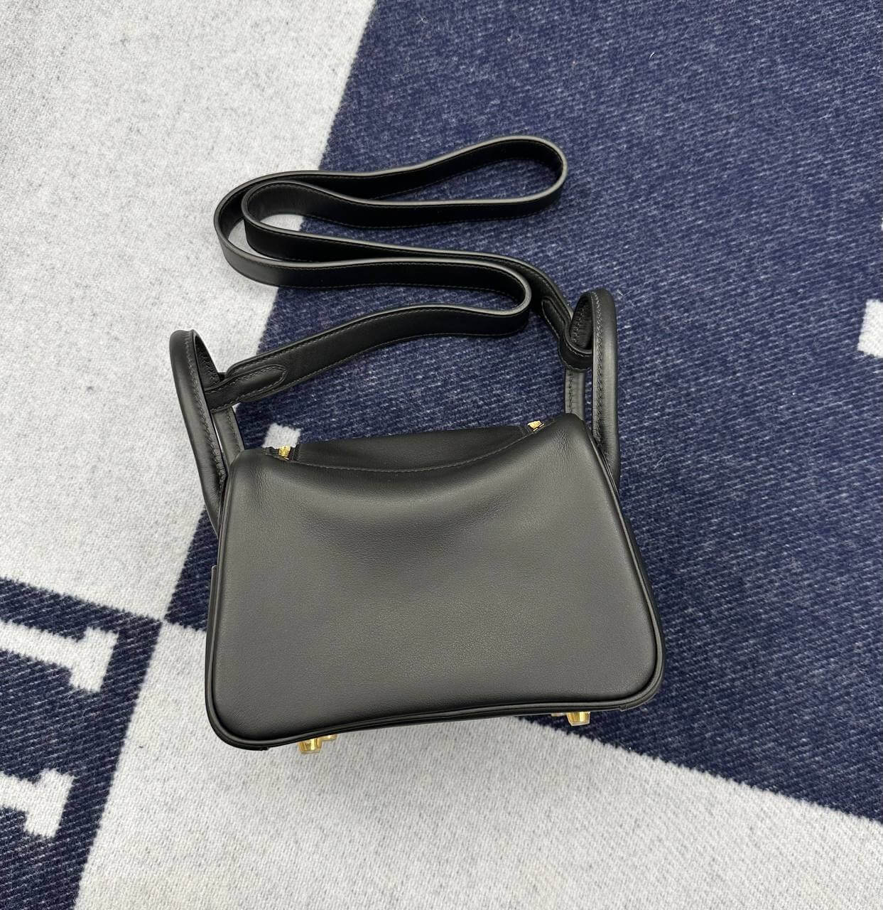 Hermes Luxury Lindy Bag Black Mini Travel Bag