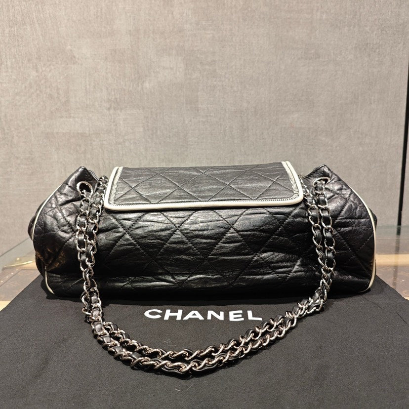 Chanel Black Quilted Leather Handbag xxcm