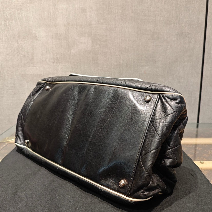 Chanel Black Quilted Leather Handbag xxcm