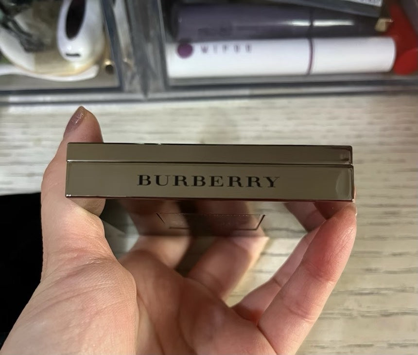 Burberry Luxury Complete Eye Palette Handbag Gold Travel Bag Palette Gold 25
