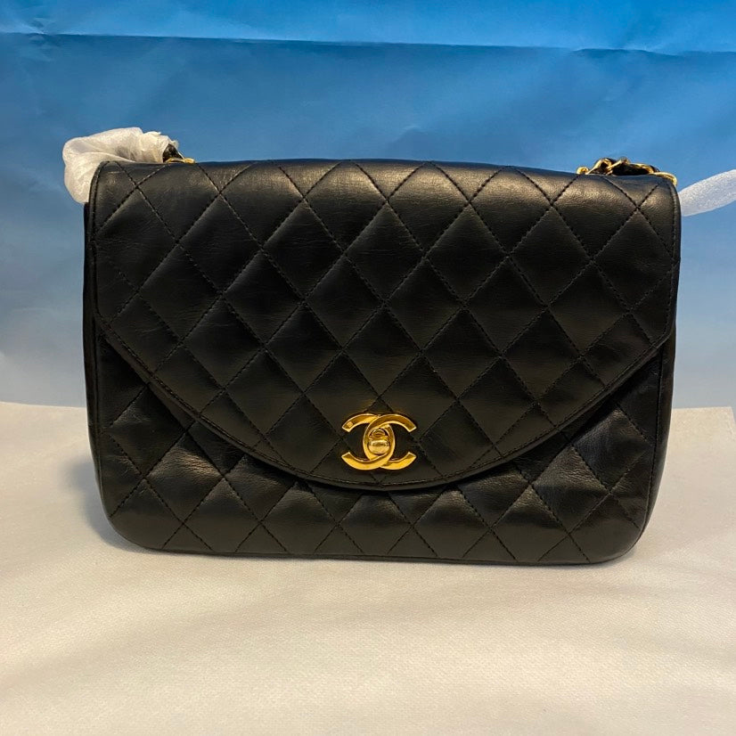 Chanel   Quilted Black Leather Shoulder Bag