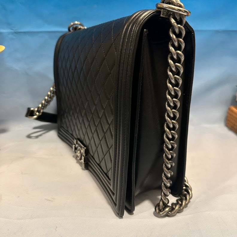 Chanel Boy Bag Black Quilted Leather Shoulder Bag