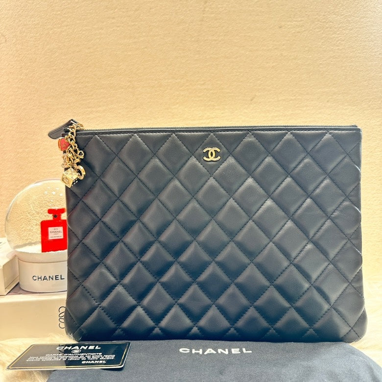 Chanel Quilted Clutch Lambskin Black