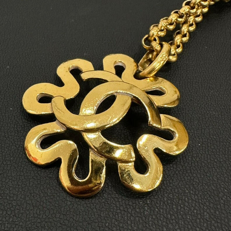 Chanel   Gold Flower Pendant Necklace, -Inch Chain