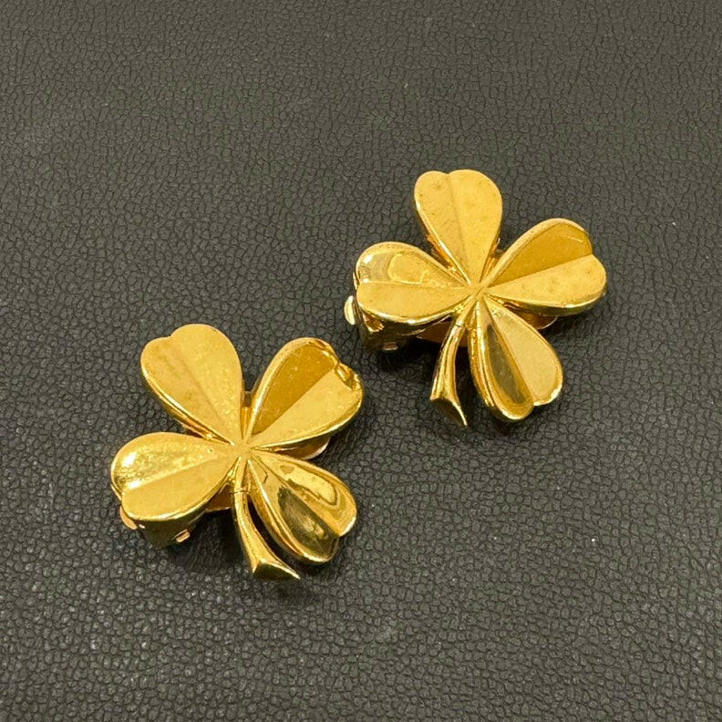 Chanel Clover Clip-On Earrings Gold-Tone Floral Design    Jewelry