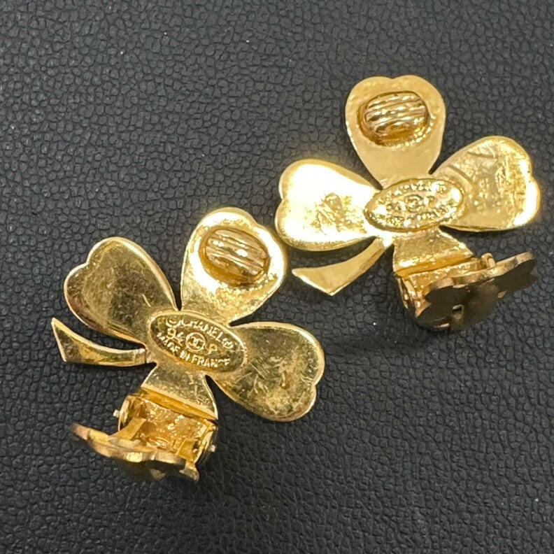 Chanel Clover Clip-On Earrings Gold-Tone Floral Design    Jewelry