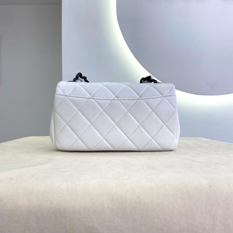 Chanel White Quilted Leather Medium Flap Bag with Chain Strap