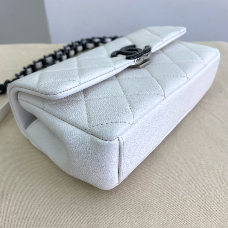 Chanel White Quilted Leather Medium Flap Bag with Chain Strap