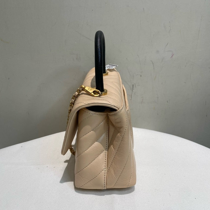 Chanel Coco Handle Beige Chevron Quilted Leather Bag With Lizard Skin Handle