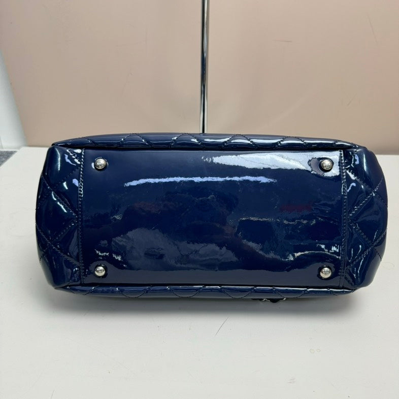 Chanel . Navy Blue Patent Leather Quilted Chain Shoulder Bag Medium