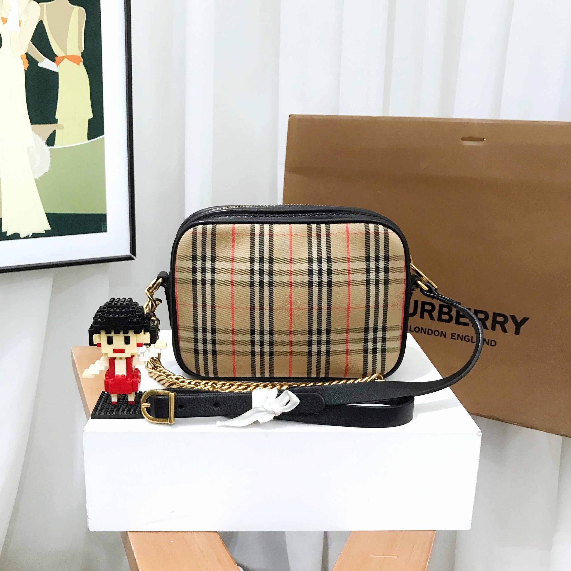Burberry Luxury Check Camera Bag Leather Canvas Beige Travel Bag