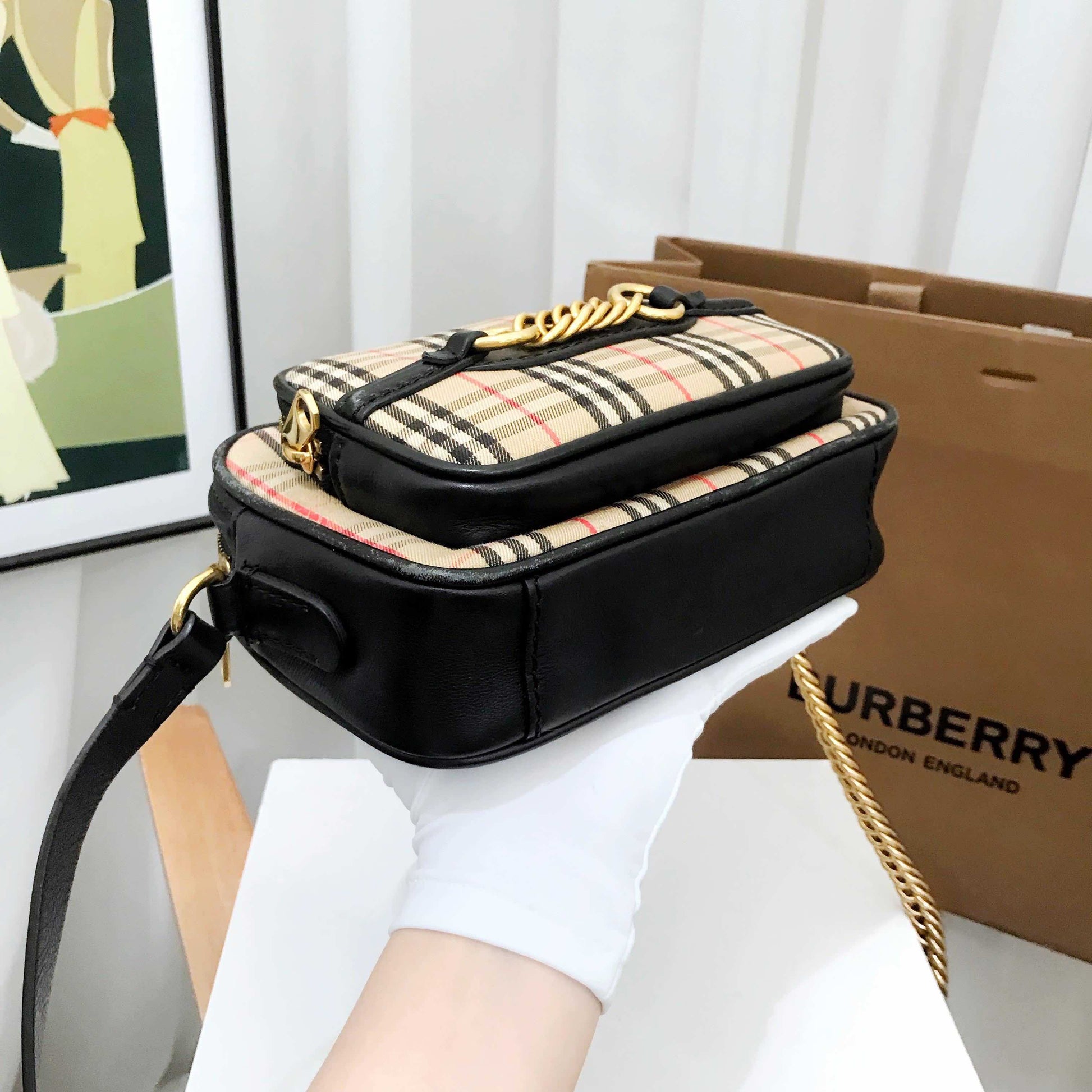 Burberry Luxury Check Camera Bag Leather Canvas Beige Travel Bag