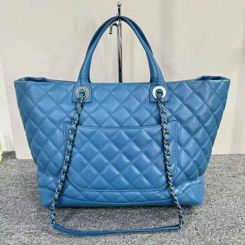 chanel quilted tote bag blue