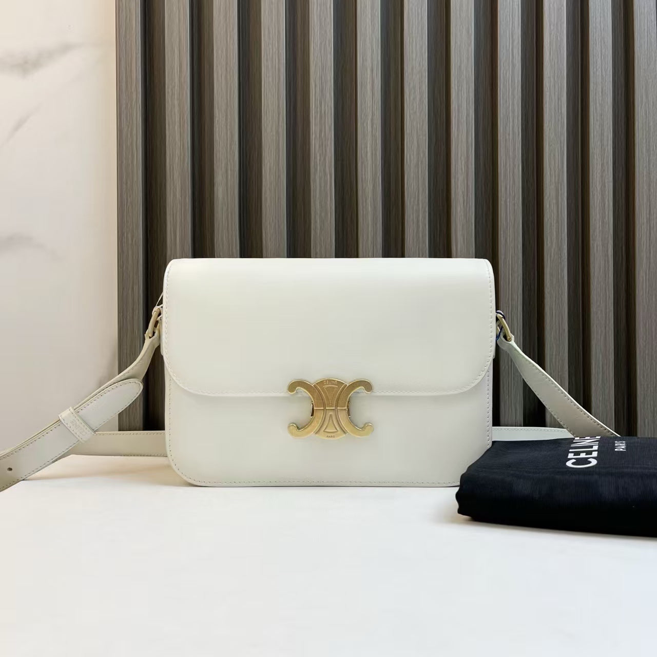 Luxury Triomphe Shoulder Bag In Leather White